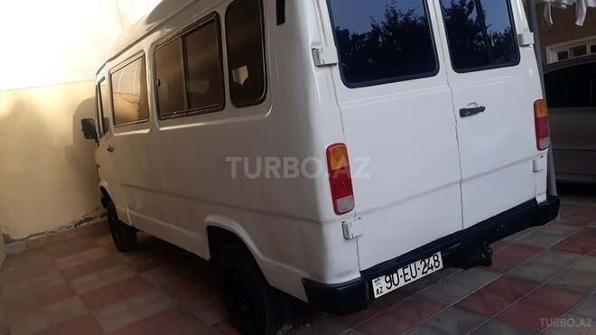 Mercedes 208 D 1995, 385,000 km - 2.5 л - Tovuz