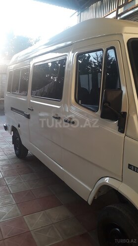 Mercedes 208 D 1995, 385,000 km - 2.5 л - Tovuz