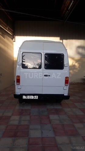 Mercedes 208 D 1995, 385,000 km - 2.5 л - Tovuz