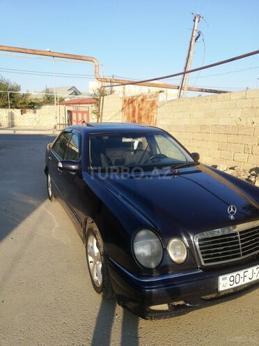 Mercedes E 240 1999, 250,000 km - 2.4 л - Bakı