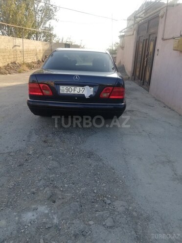 Mercedes E 240 1999, 250,000 km - 2.4 л - Bakı