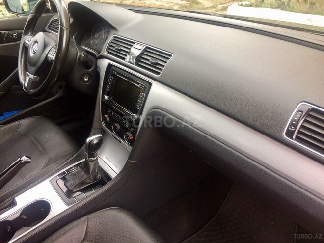 Volkswagen Passat 2013, 147,170 km - 2.5 l - Bakı