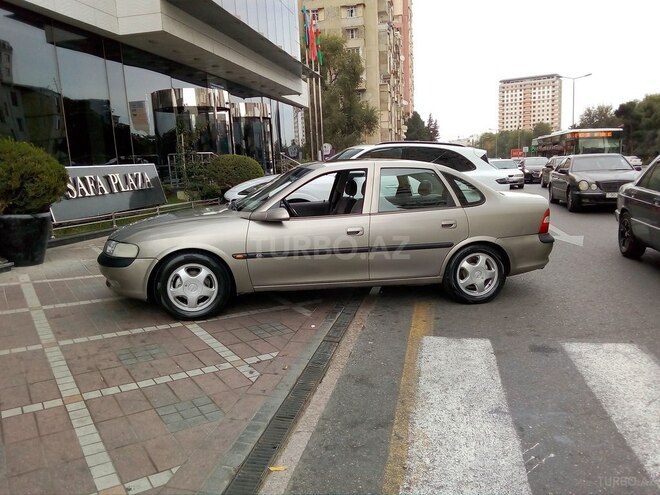 Opel Vectra 1998, 221,333 km - 1.6 l - Bakı