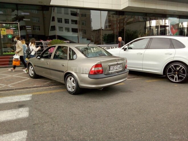 Opel Vectra 1998, 221,333 km - 1.6 l - Bakı