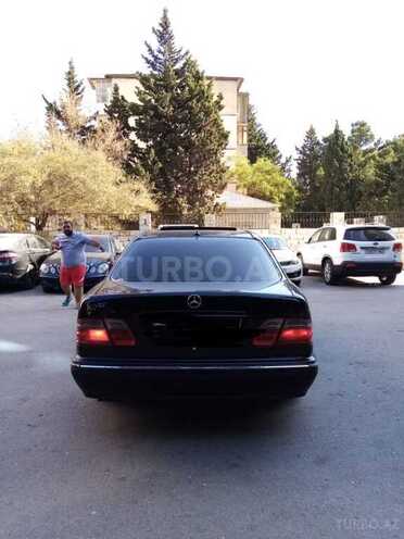Mercedes E 320 2000, 250,000 km - 3.2 л - Bakı