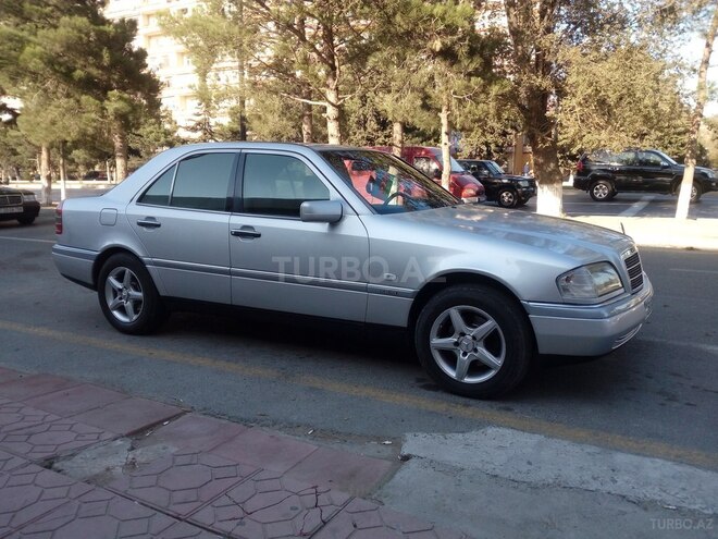 Mercedes C 220 1995, 435,000 km - 2.2 l - Sumqayıt