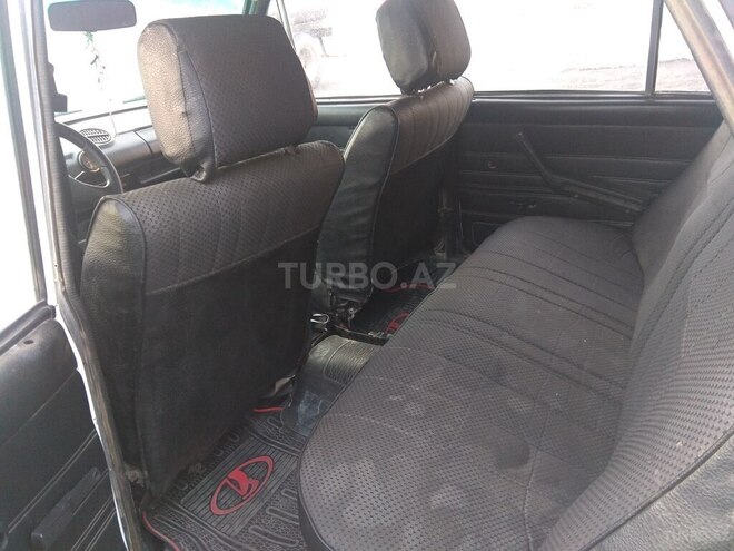 LADA (VAZ) 2106 1983, 83,000 km - 1.6 l - Ucar