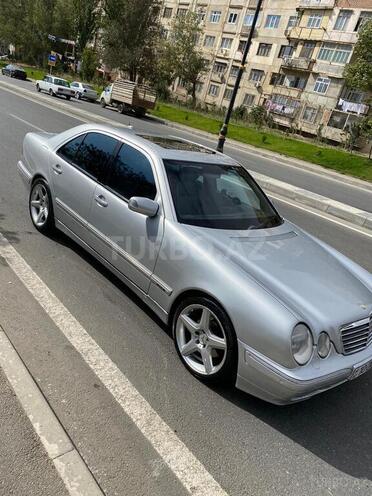 Mercedes E 280 2000, 305,000 km - 2.8 л - Bakı