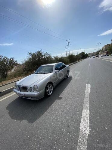 Mercedes E 280 2000, 305,000 km - 2.8 л - Bakı