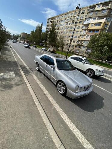 Mercedes E 280 2000, 305,000 km - 2.8 л - Bakı