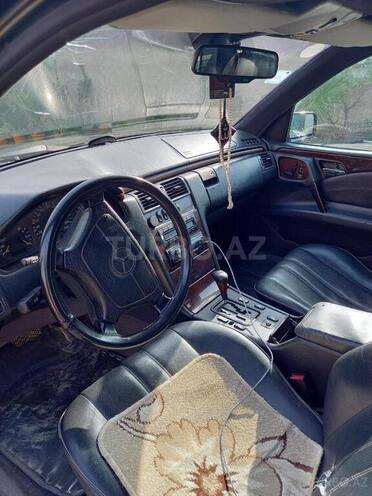 Mercedes E 230 1996, 355,000 km - 2.3 л - Bakı