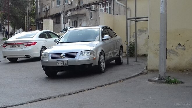 Volkswagen Passat 2004, 295,000 km - 1.8 l - Bakı