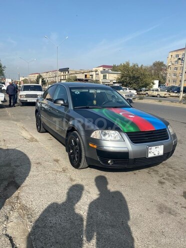 Volkswagen Passat 2004, 261,430 km - 1.8 l - Sumqayıt
