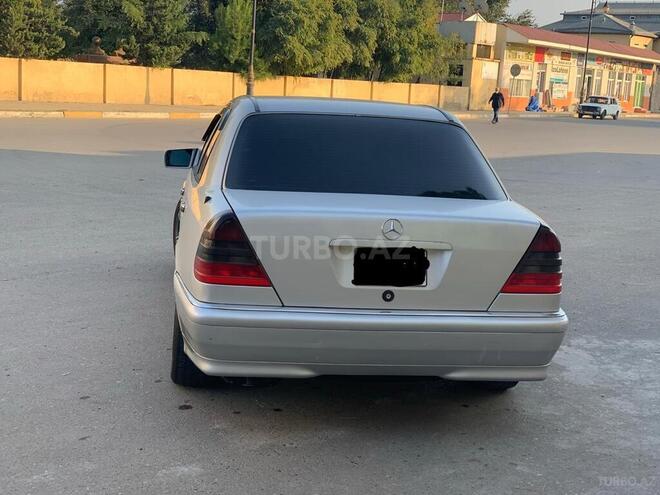 Mercedes C 220 1995, 298,000 km - 2.2 l - Sabirabad