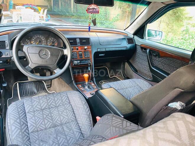 Mercedes C 220 1995, 298,000 km - 2.2 l - Sabirabad