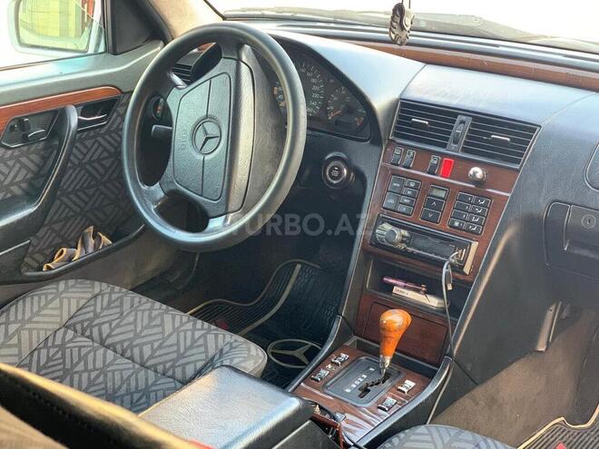 Mercedes C 220 1995, 298,000 km - 2.2 l - Sabirabad