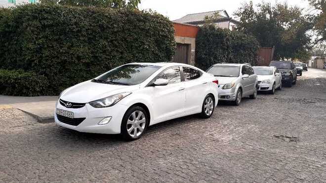 Hyundai Elantra 2010, 211,000 km - 1.6 l - Bakı