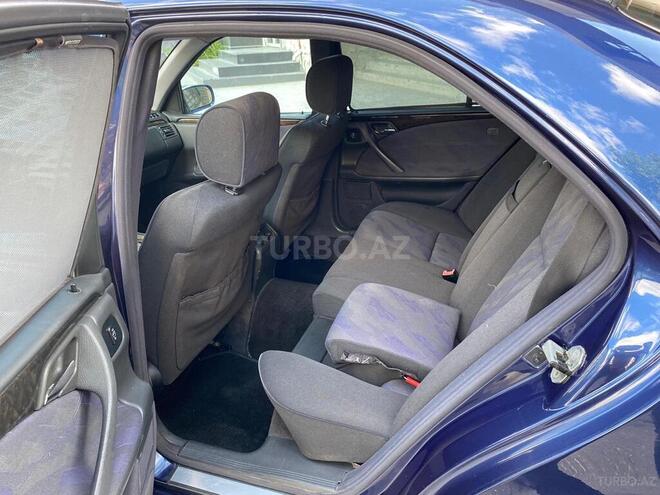 Mercedes E 240 2000, 345,000 km - 2.4 л - Bakı