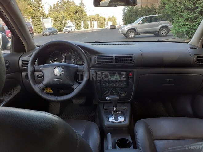Volkswagen Passat 2004, 335,000 km - 1.8 l - Bakı