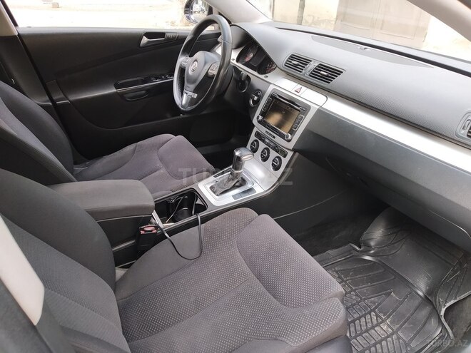 Volkswagen Passat 2009, 299,500 km - 1.8 л - Bakı