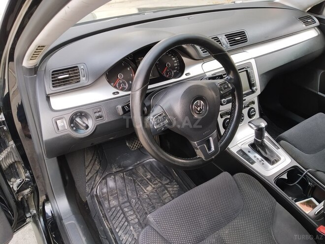Volkswagen Passat 2009, 299,500 km - 1.8 л - Bakı