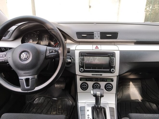 Volkswagen Passat 2009, 299,500 km - 1.8 л - Bakı
