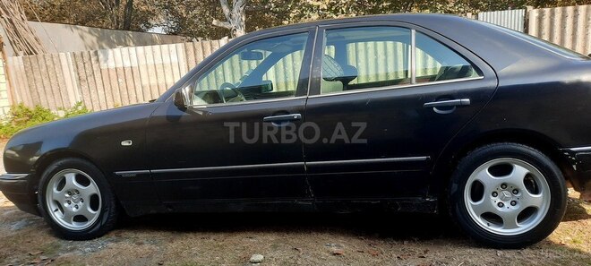 Mercedes E 280 1997, 400,000 km - 2.8 l - Qəbələ