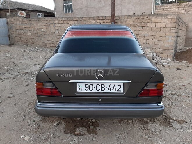 Mercedes E 200 1990, 300,000 km - 2.0 l - Bakı