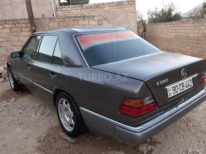 Mercedes E 200 1990, 300,000 km - 2.0 l - Bakı