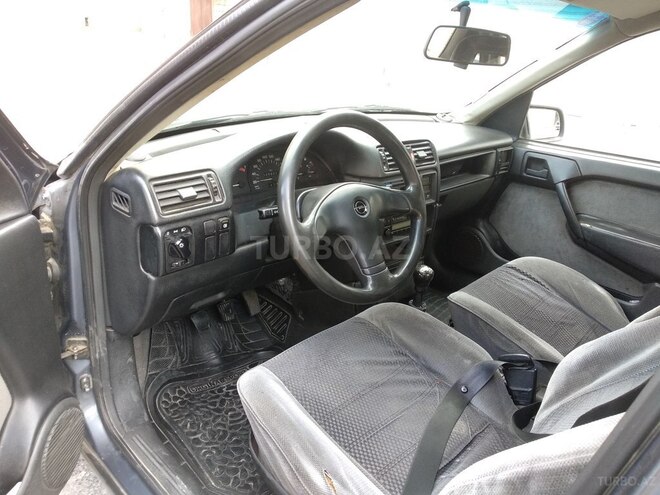 Opel Vectra 1994, 500,000 km - 1.6 l - Bakı