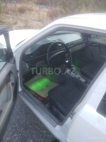 Mercedes E 230 1989, 677,900 km - 2.3 l - Qəbələ
