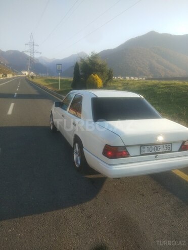 Mercedes E 230 1989, 677,900 km - 2.3 l - Qəbələ