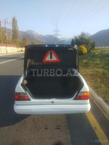 Mercedes E 230 1989, 677,900 km - 2.3 l - Qəbələ