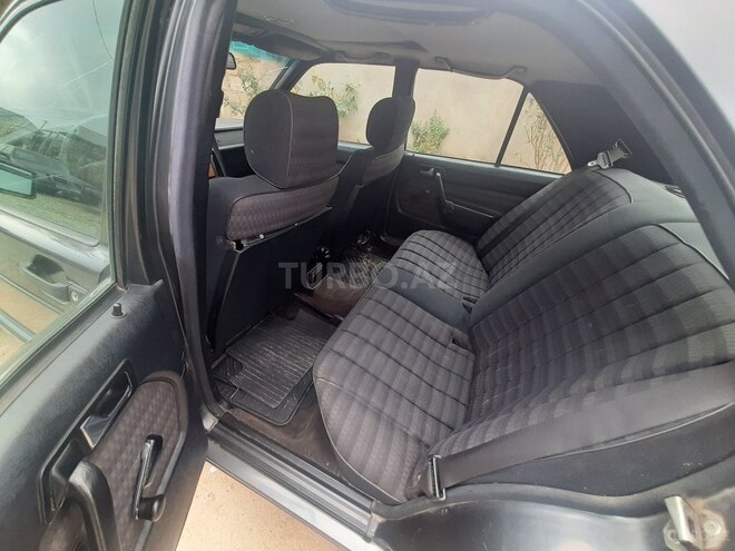 Mercedes E 200 1992, 295,462 km - 2.0 l - Bakı