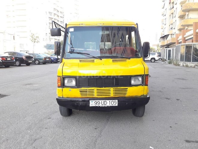 Mercedes 208 D 1992, 310,000 km - 2.5 l - Bakı