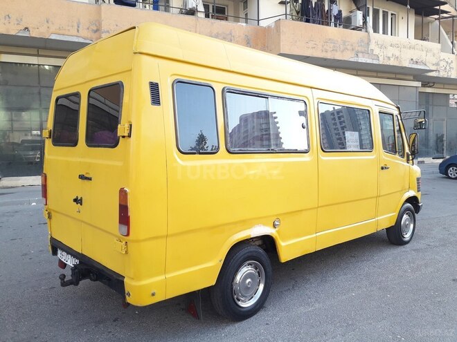 Mercedes 208 D 1992, 310,000 km - 2.5 l - Bakı