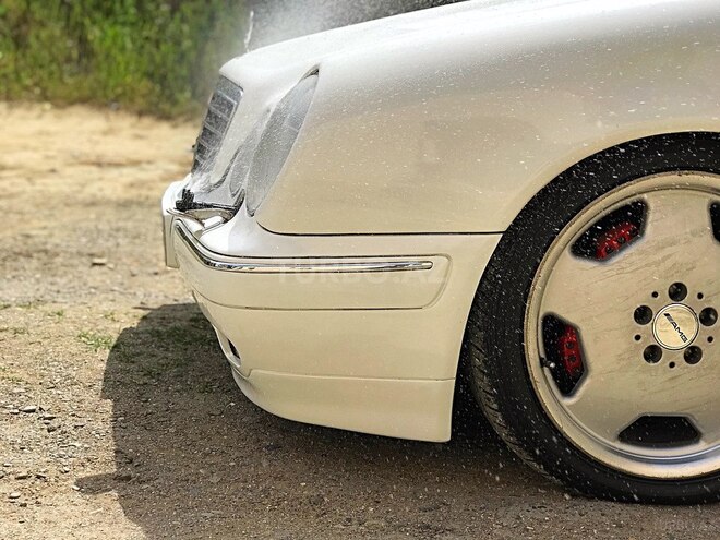 Mercedes E 240 2000, 318,012 km - 2.6 l - Bakı