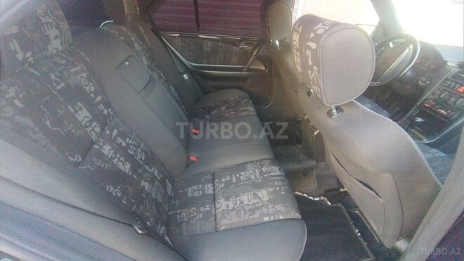 Mercedes E 230 1997, 330,915 km - 2.3 л - Quba