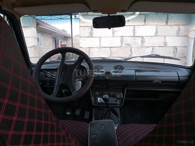 LADA (VAZ) 2106 2001, 150,000 km - 1.6 l - Salyan