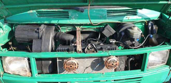 Mercedes 208 D 1995, 300,000 km - 2.9 l - Tovuz