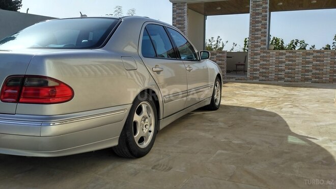 Mercedes E 240 2000, 217,000 km - 2.6 l - Sumqayıt