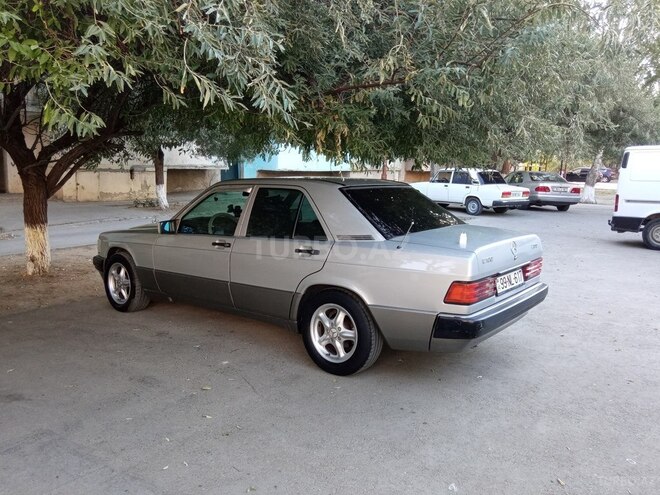 Mercedes 190 1989, 178,752 km - 2.0 l - Sumqayıt