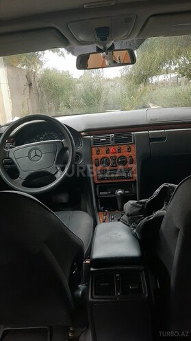 Mercedes E 240 1998, 355,404 km - 2.4 л - Bakı
