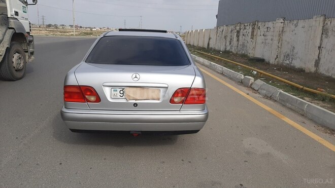 Mercedes E 240 1998, 355,404 km - 2.4 л - Bakı