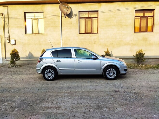 Opel Astra 2009, 198,200 km - 1.4 л - Gəncə