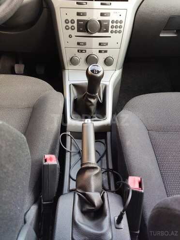 Opel Astra 2009, 198,200 km - 1.4 л - Gəncə