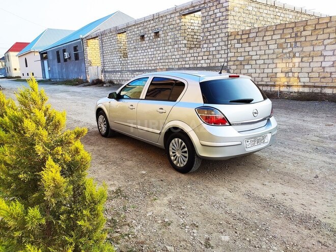 Opel Astra 2009, 198,200 km - 1.4 л - Gəncə