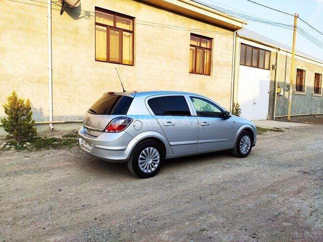 Opel Astra 2009, 198,200 km - 1.4 л - Gəncə