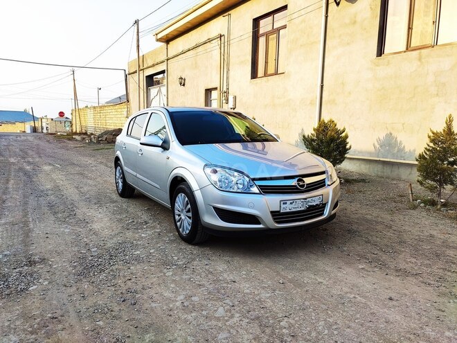 Opel Astra 2009, 198,200 km - 1.4 л - Gəncə