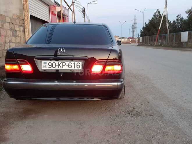 Mercedes E 320 2001, 284,000 km - 3.2 l - Bakı